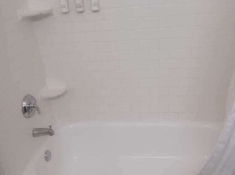 هتل Spark By Hilton Springfield Southwest