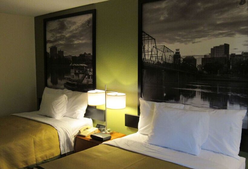 هتل Super 8 By Wyndham New Cumberland