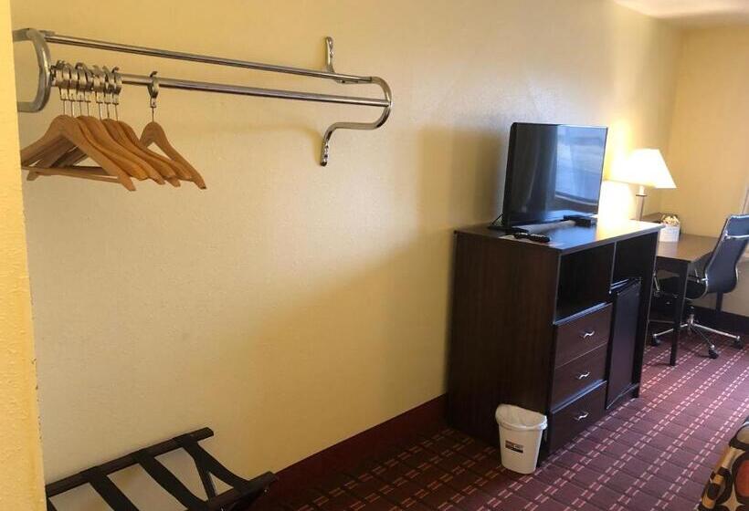 هتل Super 8 By Wyndham Plover Stevens Point Area