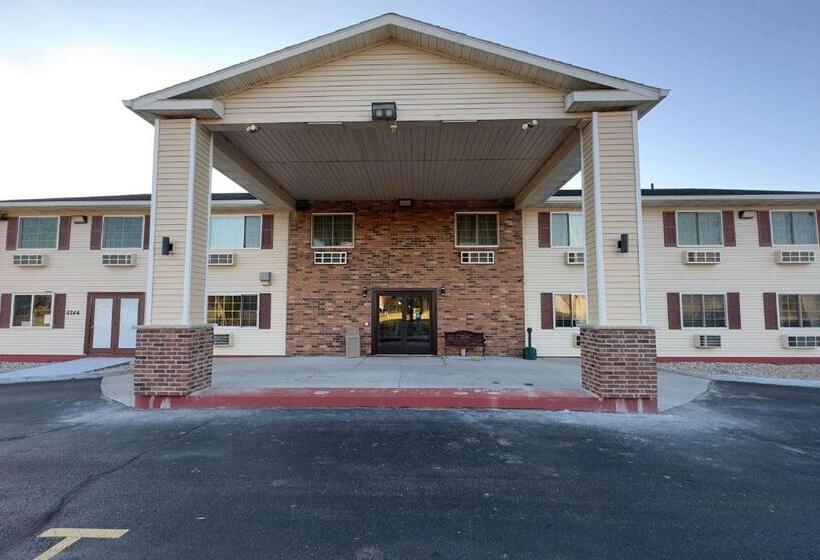 هتل Super 8 By Wyndham Plover Stevens Point Area