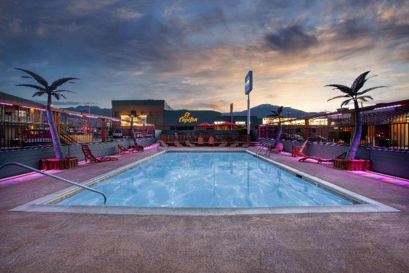 منتجع Travelodge By Wyndham Hawthorne