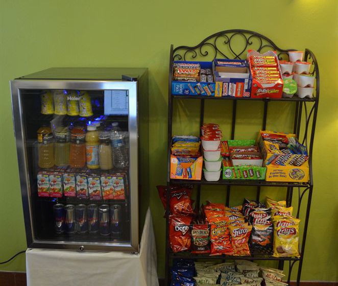 Summit Inn Hotel & Suites