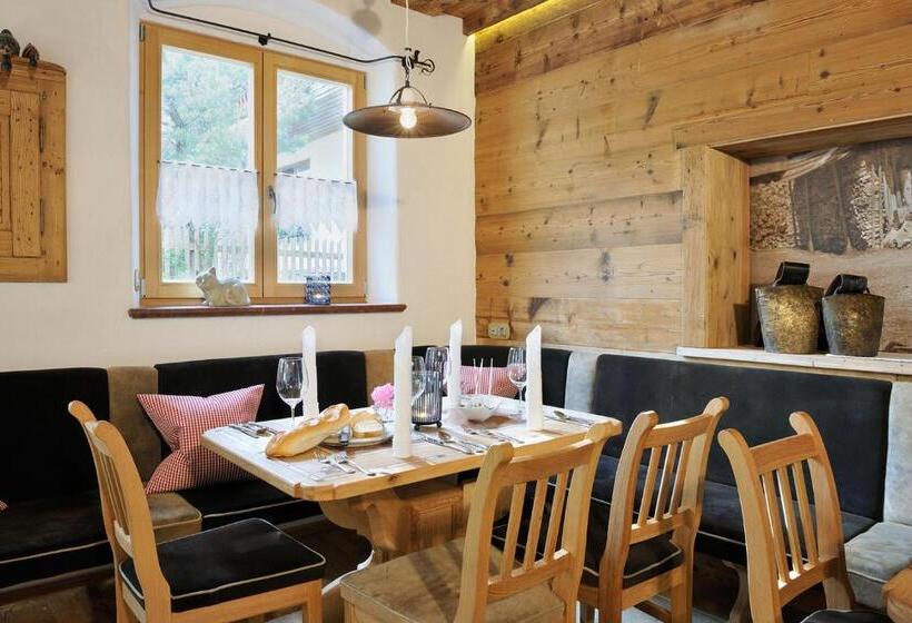 هتل Herrschaftstaverne