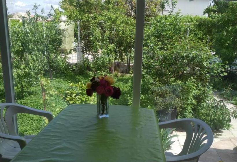 Pensión Residencial Playa Lisa