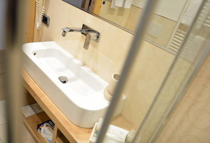 تختخواب و صبحانه Garni Hotel And Apartments Wildbach