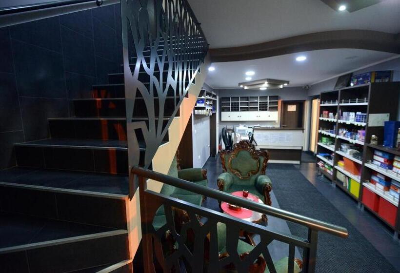 تختخواب و صبحانه Garni Hotel Kaća