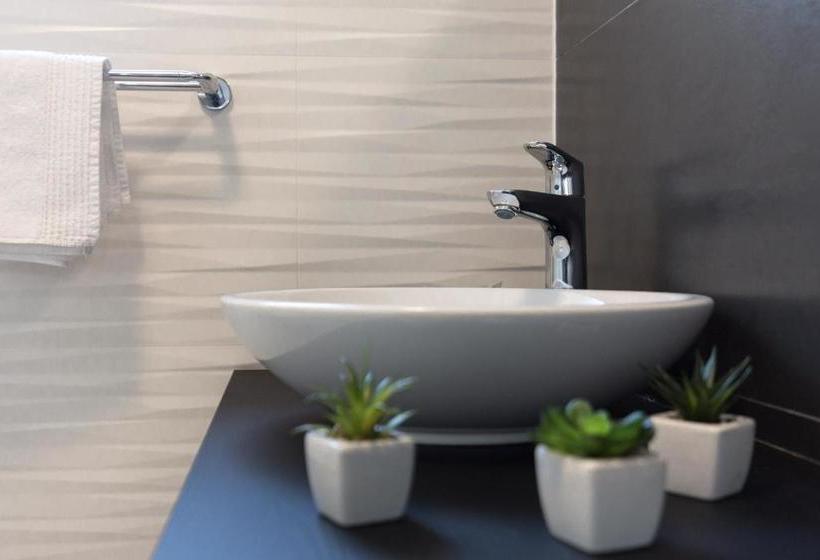 تختخواب و صبحانه Pansion Leggero