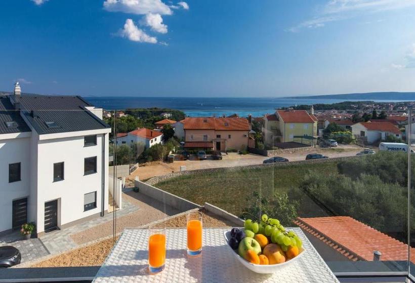 تختخواب و صبحانه Pansion Leggero