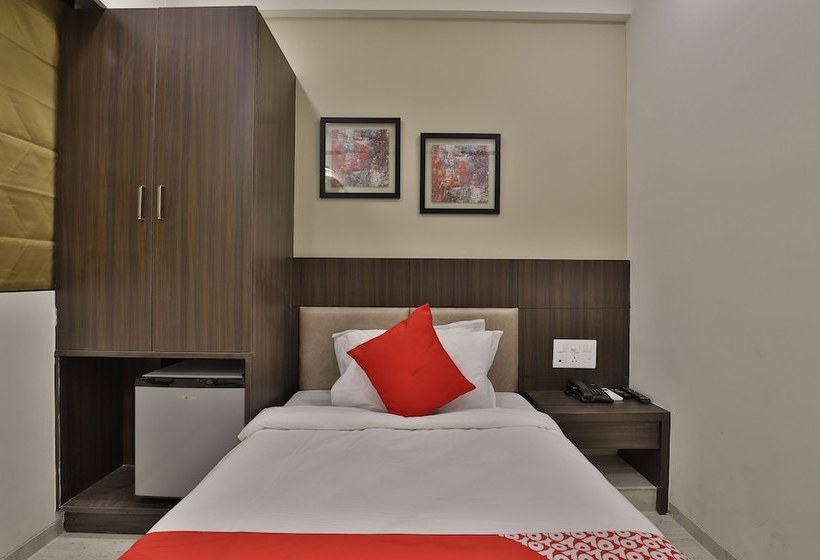 هتل Privya By Oyo Rooms
