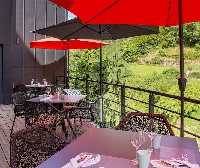 호텔 & Restaurant Sodade