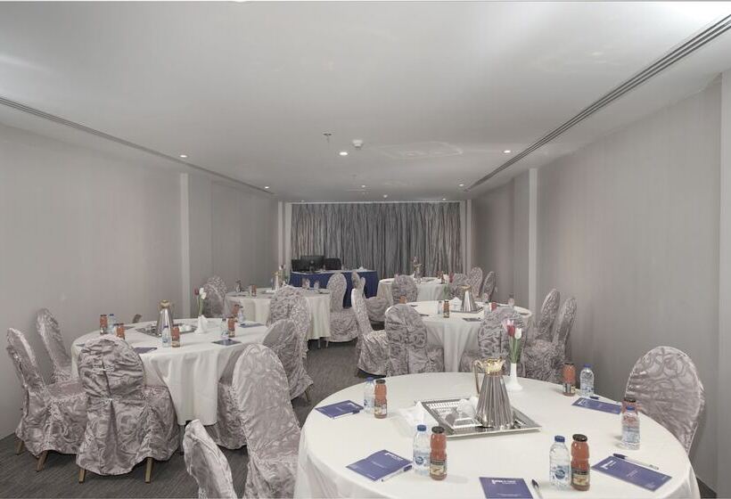 هتل Swiss In Park Tabuk