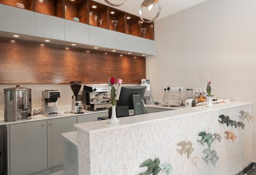 هتل Swiss In Park Tabuk