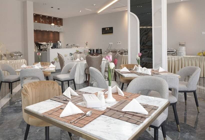 هتل Swiss In Park Tabuk