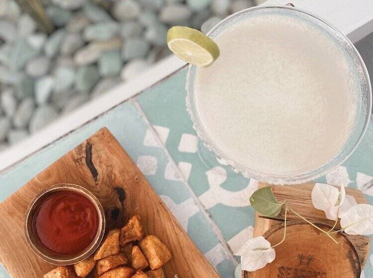 Seaesta Komodo Hostel &