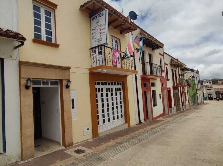هتل Colonial El Bosque