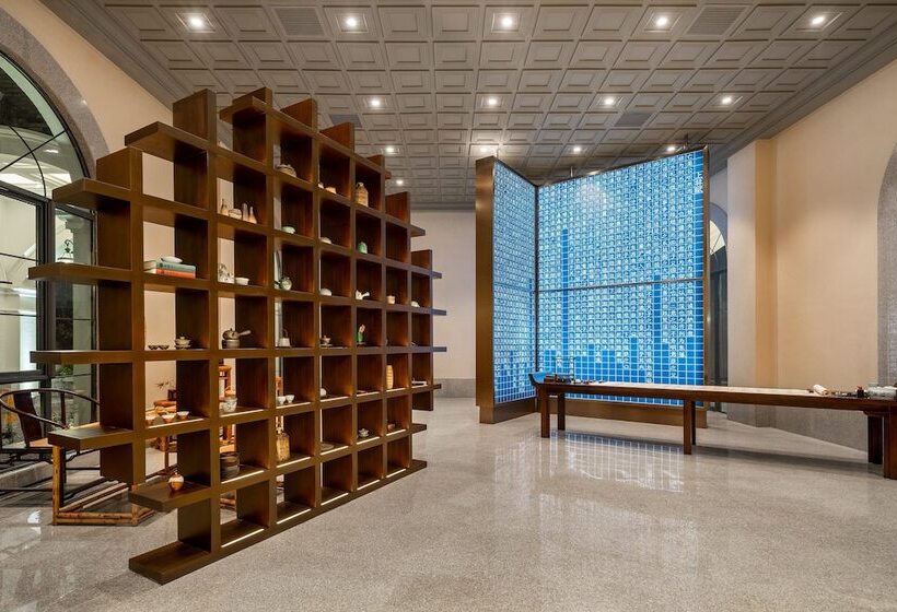 ホテル Indigo Heilong Lake, An Ihg