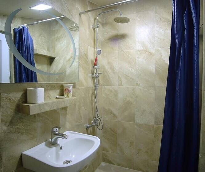 پانسیون Meridian