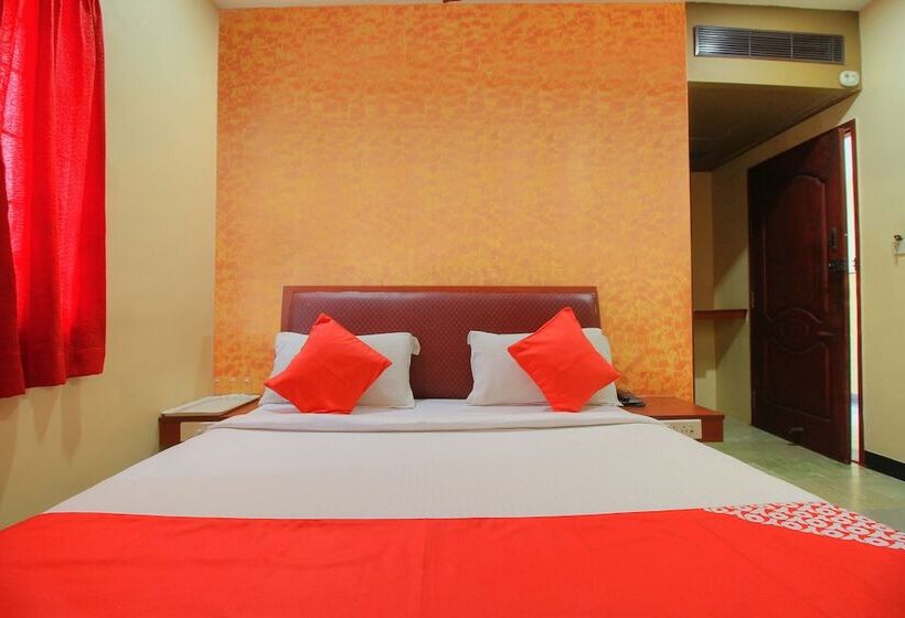 هتل Shreenithi By Oyo Rooms