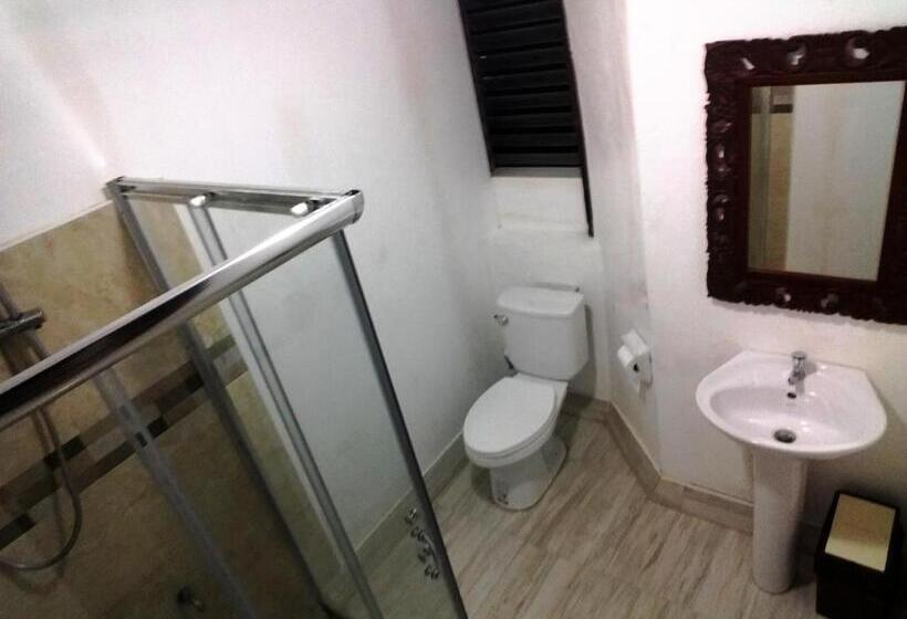 فندق صغير Escolta's Homey Lodge