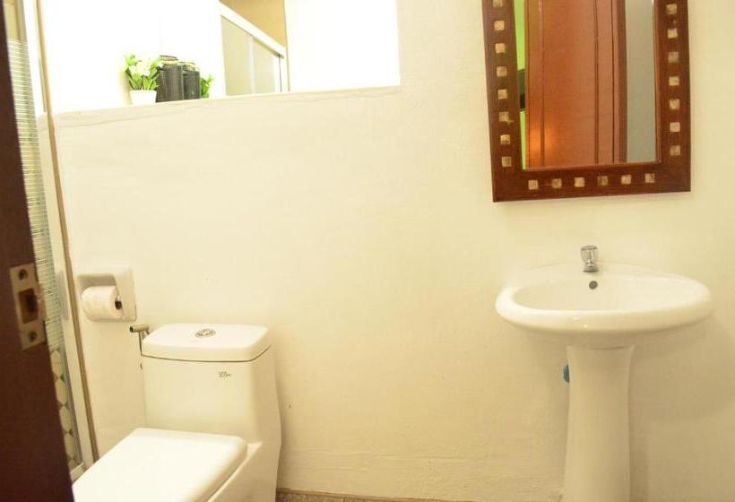 فندق صغير Escolta's Homey Lodge