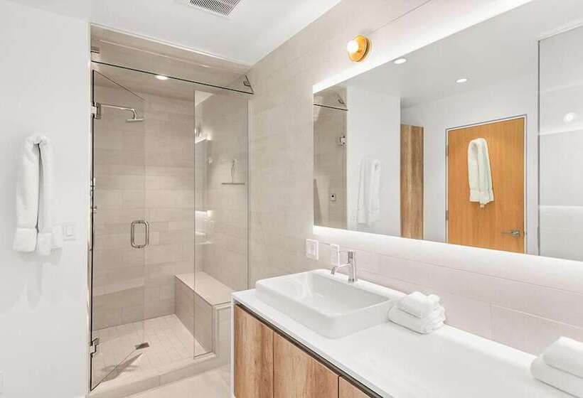 Fifth Avenue Condominiums By Frias