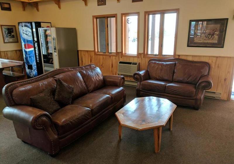 Fort Three Forks Motel & R V Park