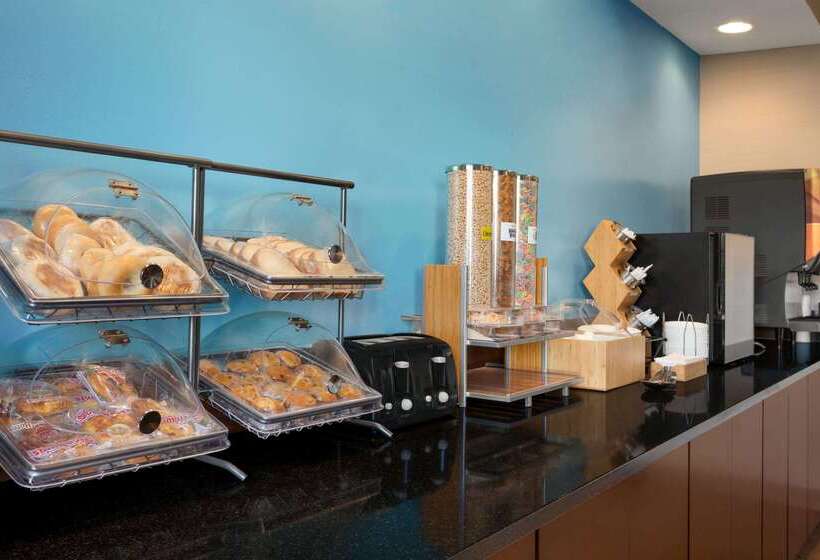 בית מלון כפרי Baymont By Wyndham Tulsa