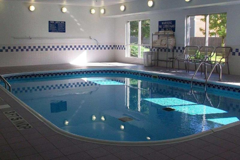 בית מלון כפרי Baymont By Wyndham Tulsa