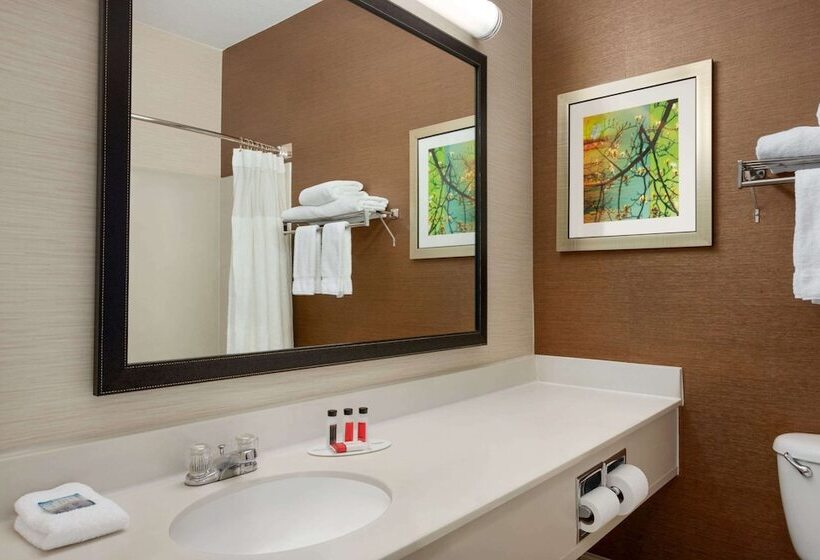 בית מלון כפרי Baymont By Wyndham Tulsa