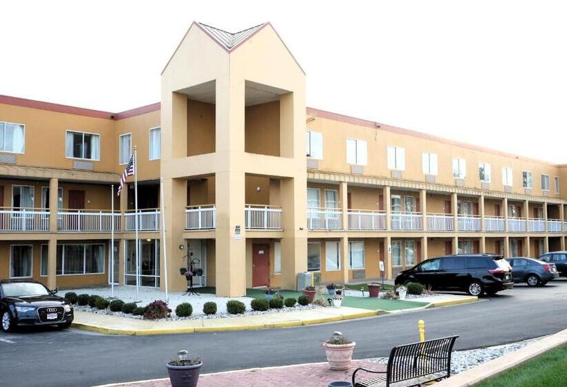 호텔 Copley Inn & Suites, Copley   Akron