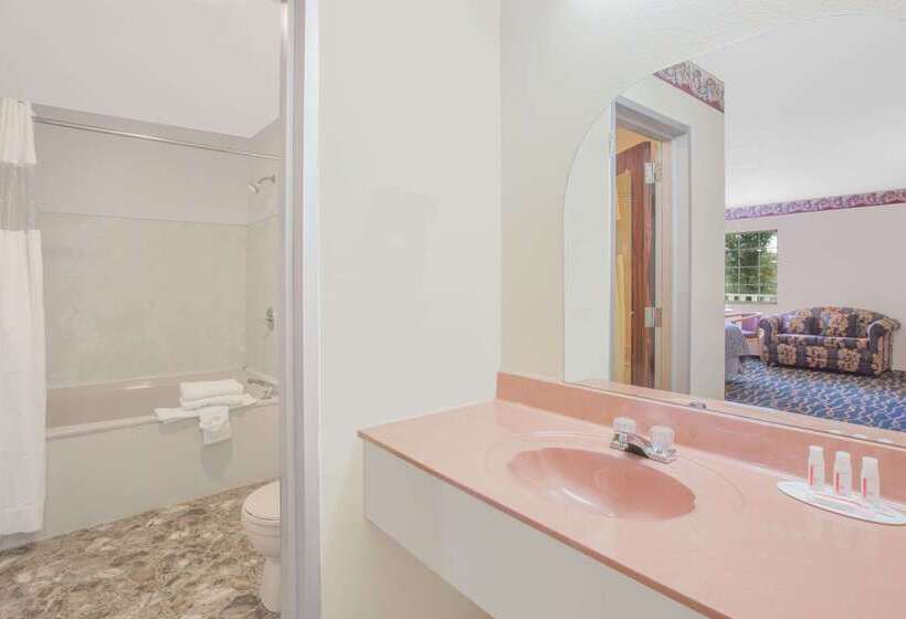 ホテル Days Inn By Wyndham Hardy