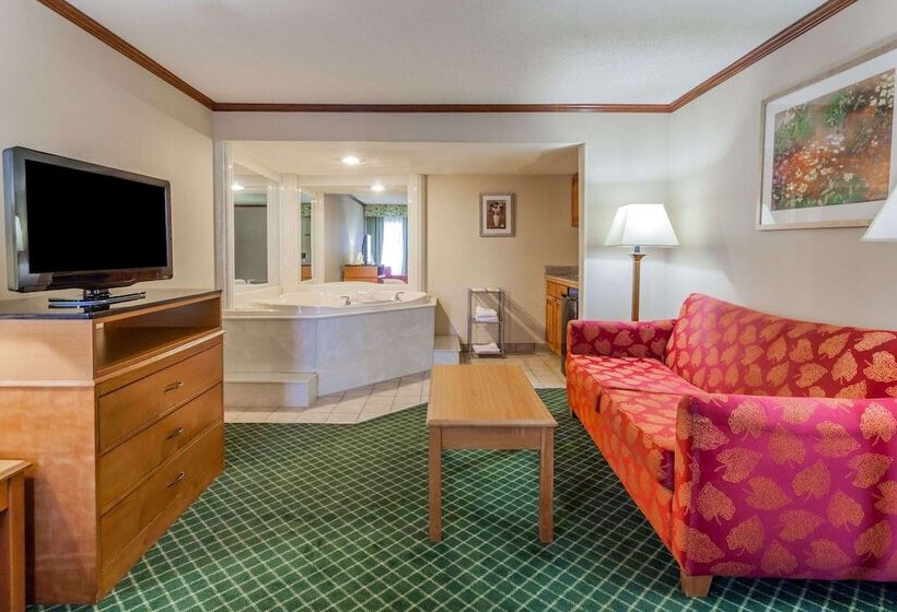 בית מלון כפרי Days Inn & Suites By Wyndham Warren