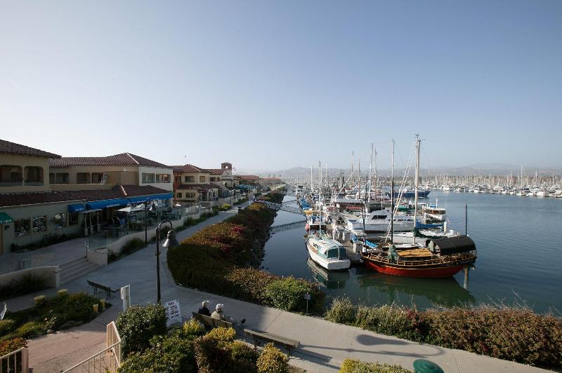 هتل Four Points By Sheraton Ventura Harbor Resort