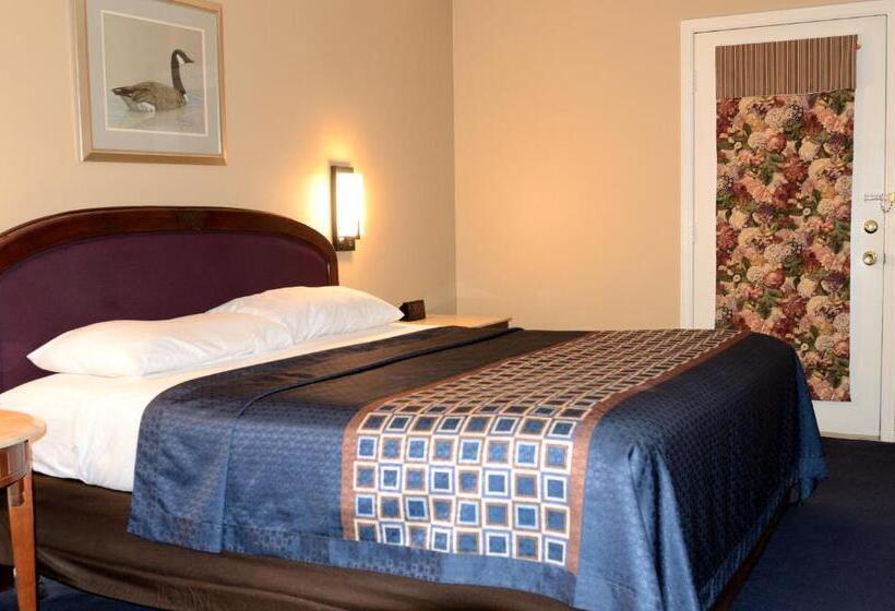 Отель Four Seasons Country Inn