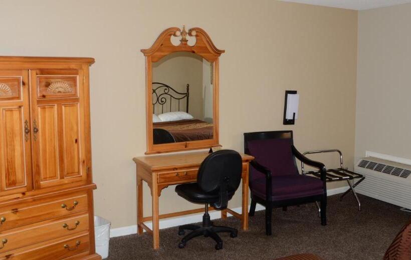 Отель Four Seasons Country Inn