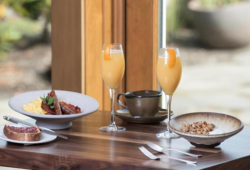 فندق Friday Harbor House