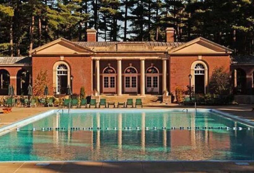 هتل Gideon Putnam Resort & Spa