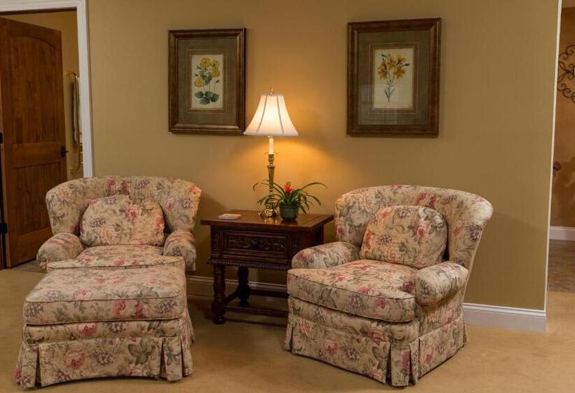 هتل Goldmoor Inn & Resort