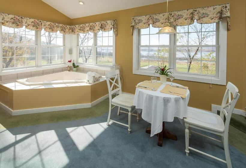 هتل Goldmoor Inn & Resort