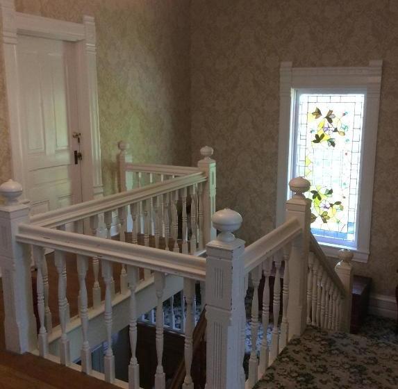 酒店 Grand Avenue Bed And Breakfast