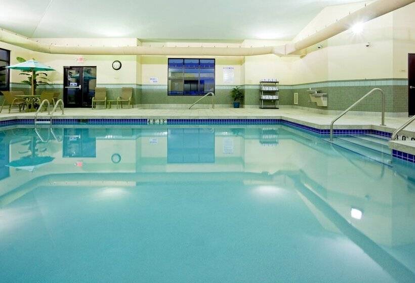 فندق Holiday Inn Express & Suites Madison Verona, An Ihg