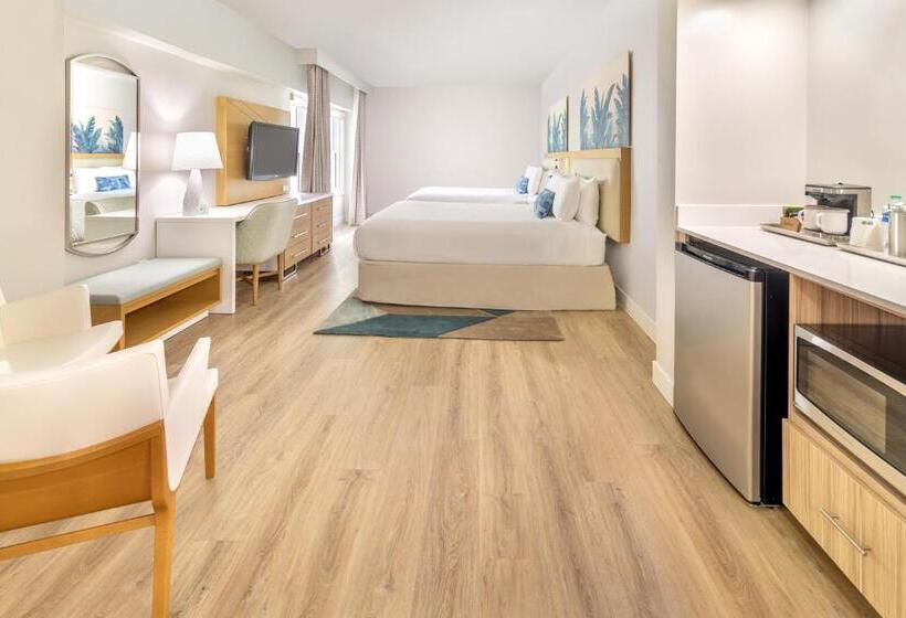 هتل Radisson Resort Miami Beach