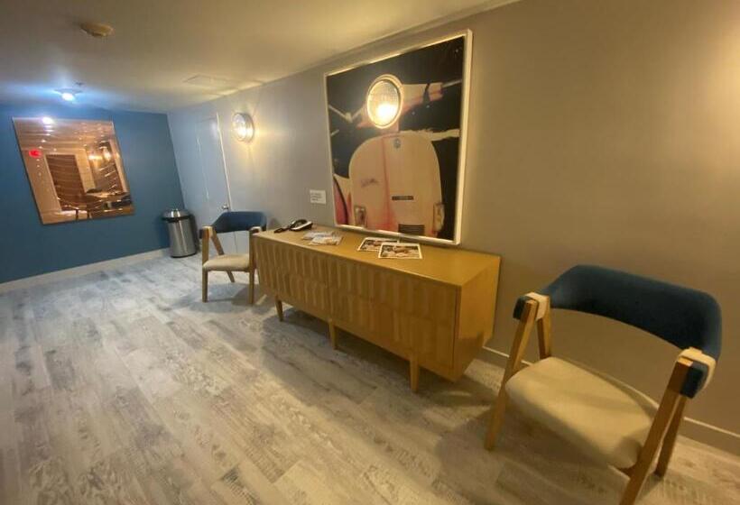 هتل Radisson Resort Miami Beach