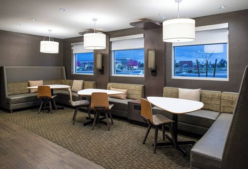 בית מלון כפרי Residence Inn Visalia