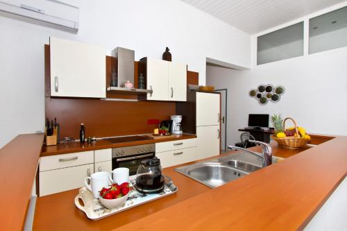 Apartments With Pool Vrdoljak