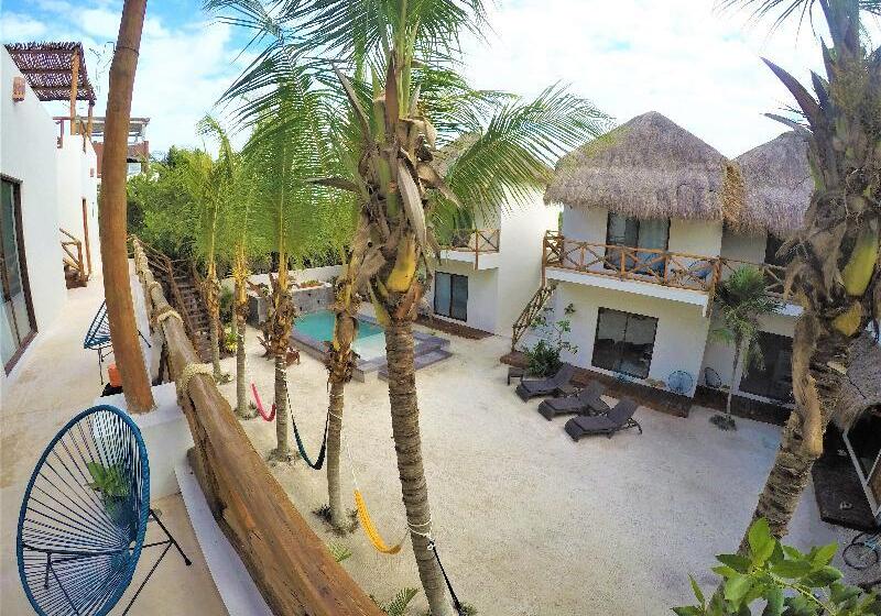 هتل La Puerta Azul Beachfront  Adults Only