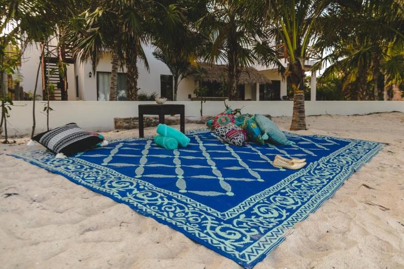 هتل La Puerta Azul Beachfront  Adults Only