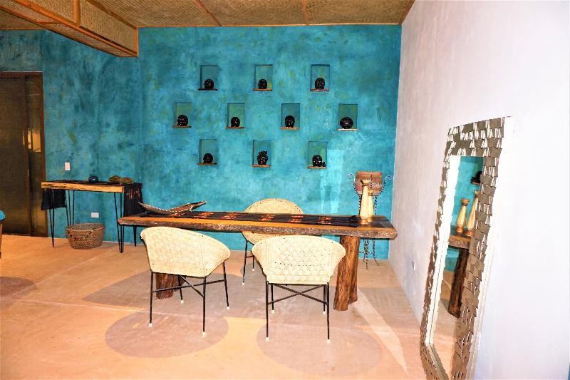 هتل La Puerta Azul Beachfront  Adults Only