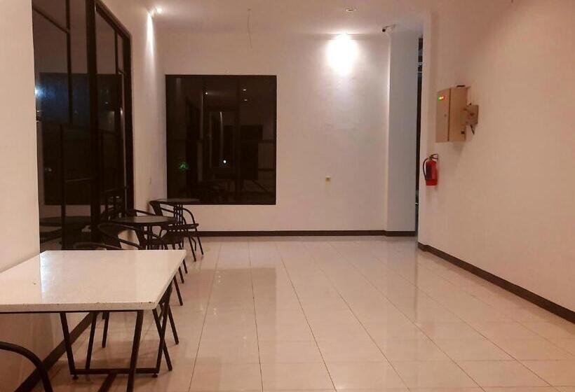 هتل Cozy Stay Kupang