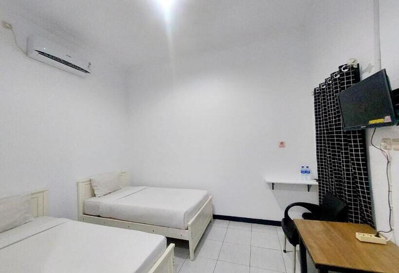 هتل Cozy Stay Kupang